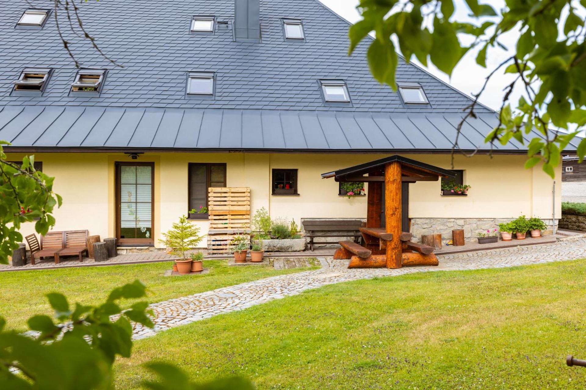 Penzion Chlustov Strazny Exterior foto
